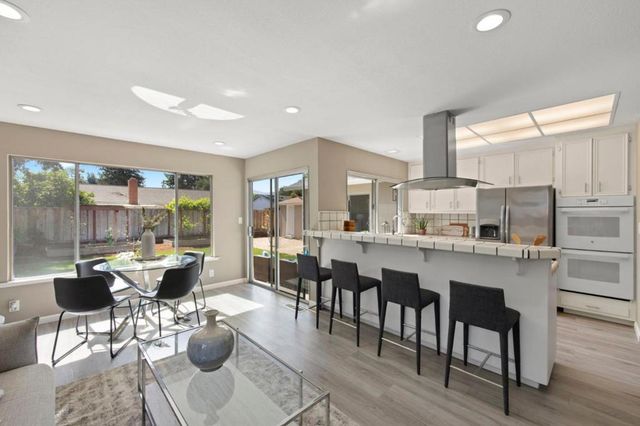 992 Branham Lane, San Jose, CA 95136