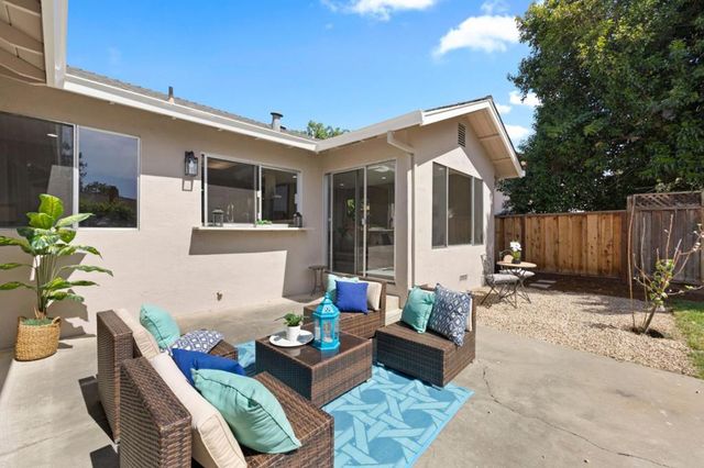 992 Branham Lane, San Jose, CA 95136