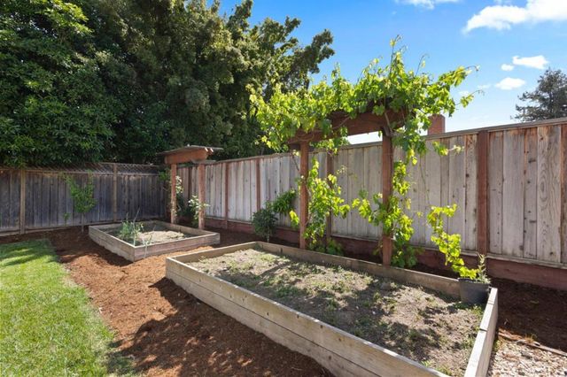 992 Branham Lane, San Jose, CA 95136