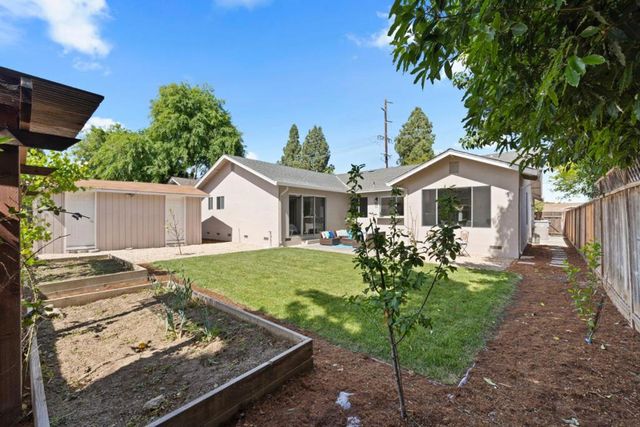992 Branham Lane, San Jose, CA 95136