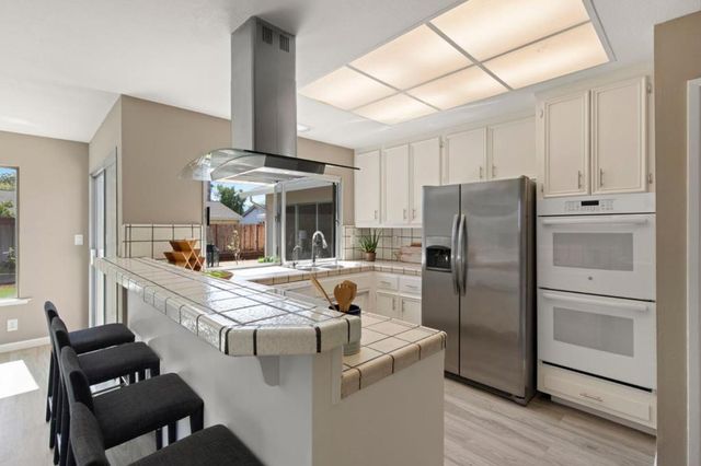 992 Branham Lane, San Jose, CA 95136