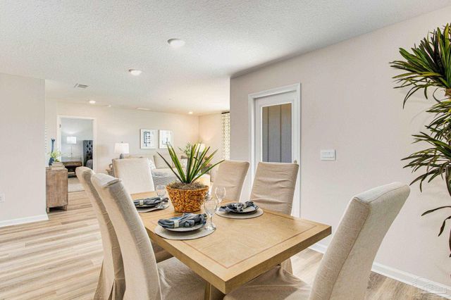 2041 Limpkin St, Cantonment, FL 32533