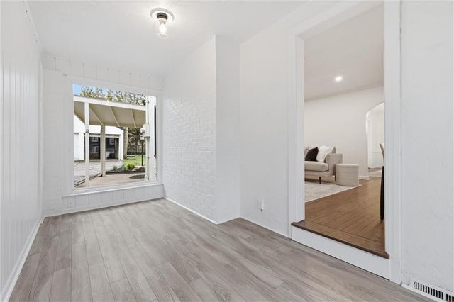 1263 W Gregory Boulevard, Kansas City, MO 64114