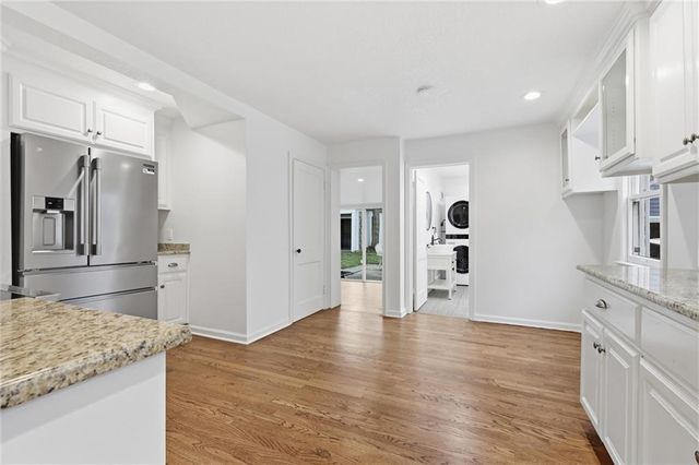 1263 W Gregory Boulevard, Kansas City, MO 64114