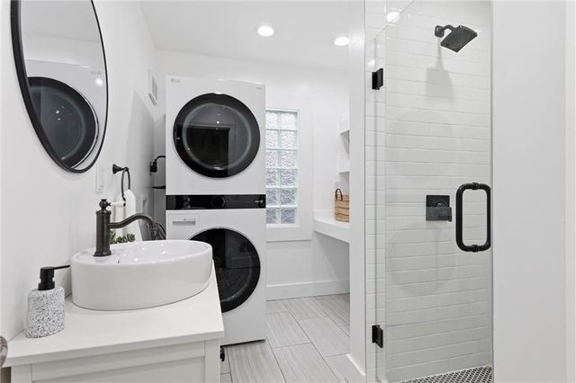 1263 W Gregory Boulevard, Kansas City, MO 64114