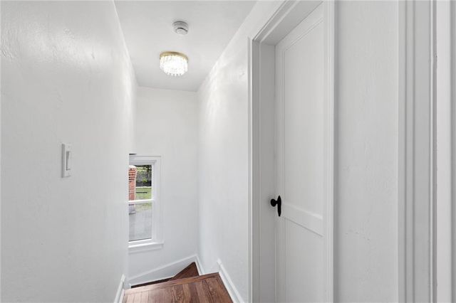 1263 W Gregory Boulevard, Kansas City, MO 64114