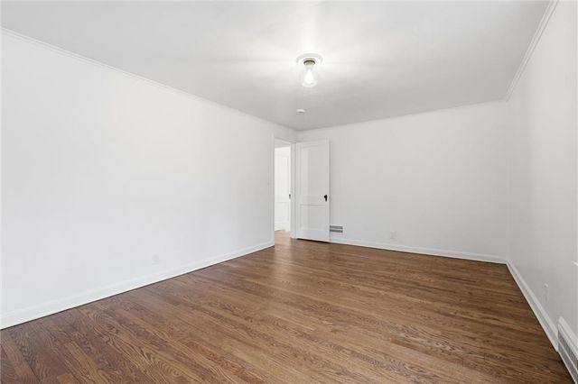 1263 W Gregory Boulevard, Kansas City, MO 64114