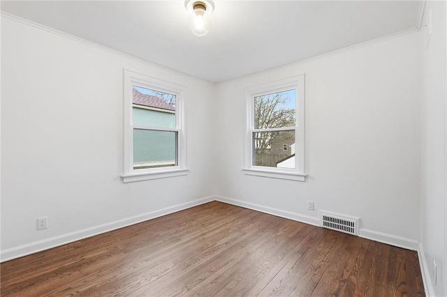 1263 W Gregory Boulevard, Kansas City, MO 64114