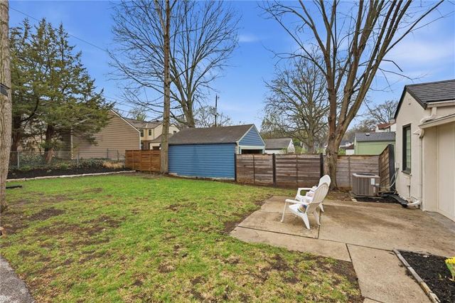 1263 W Gregory Boulevard, Kansas City, MO 64114