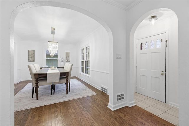 1263 W Gregory Boulevard, Kansas City, MO 64114