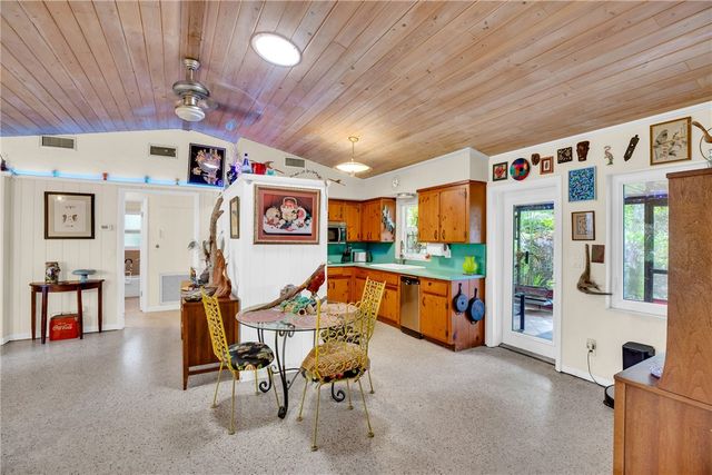 2661 Victory Boulevard, Vero Beach, FL 32960