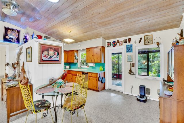 2661 Victory Boulevard, Vero Beach, FL 32960