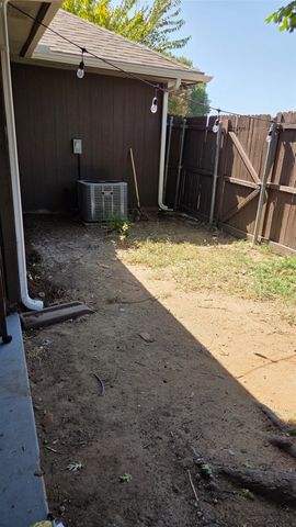 2103 Prairie Creek Trail, Garland, TX 75040