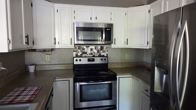 2103 Prairie Creek Trail, Garland, TX 75040
