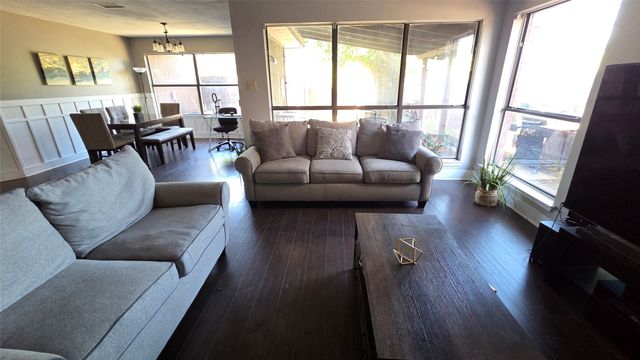 2103 Prairie Creek Trail, Garland, TX 75040