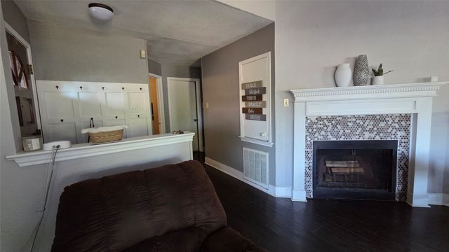2103 Prairie Creek Trail, Garland, TX 75040