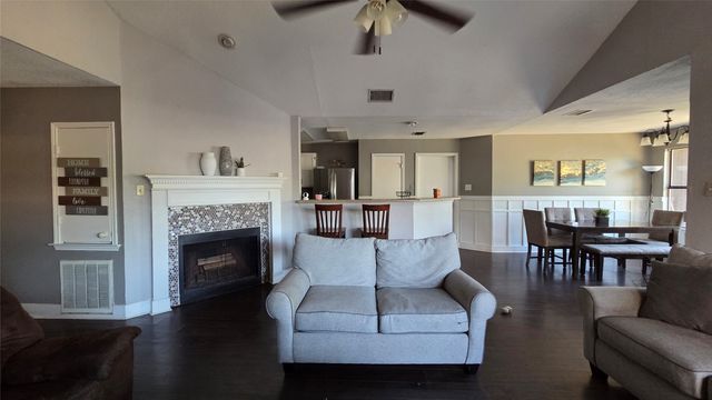 2103 Prairie Creek Trail, Garland, TX 75040