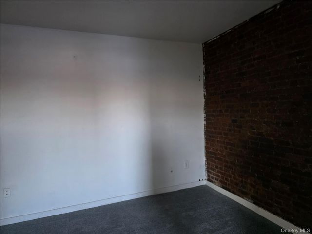 8 Main Street, Chester, NY 10918