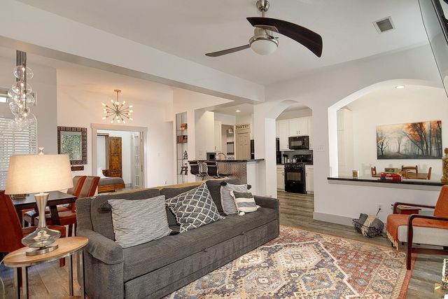 182 N Valley Oaks Circle, The Woodlands, TX 77382