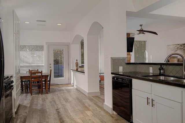 182 N Valley Oaks Circle, The Woodlands, TX 77382