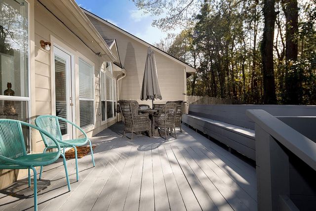 182 N Valley Oaks Circle, The Woodlands, TX 77382