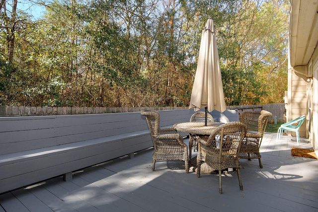 182 N Valley Oaks Circle, The Woodlands, TX 77382