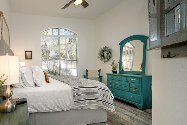 182 N Valley Oaks Circle, The Woodlands, TX 77382