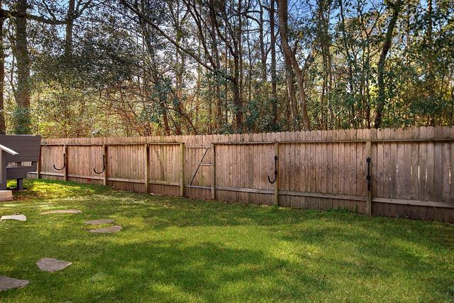 182 N Valley Oaks Circle, The Woodlands, TX 77382