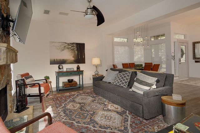 182 N Valley Oaks Circle, The Woodlands, TX 77382