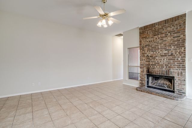 8612 Woodslane Drive, Fort Worth, TX 76179
