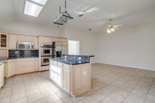 8612 Woodslane Drive, Fort Worth, TX 76179