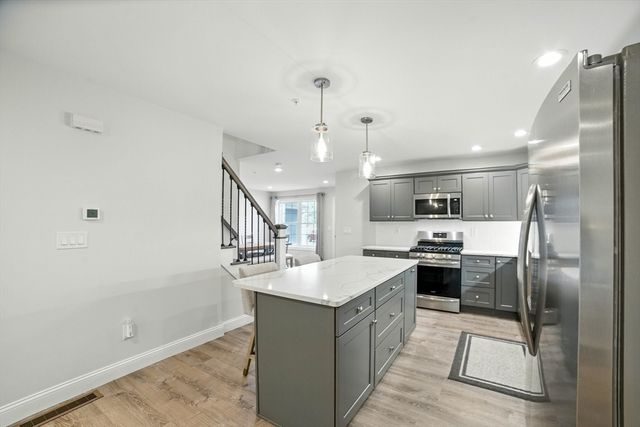 2 Sabrina Way C, Agawam, MA 01001