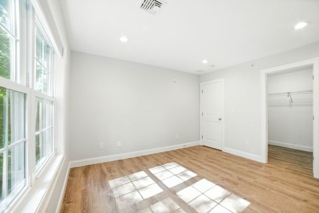2 Sabrina Way C, Agawam, MA 01001