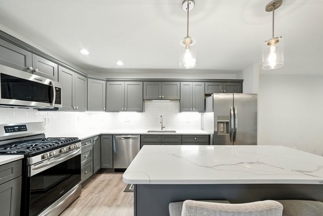 2 Sabrina Way C, Agawam, MA 01001