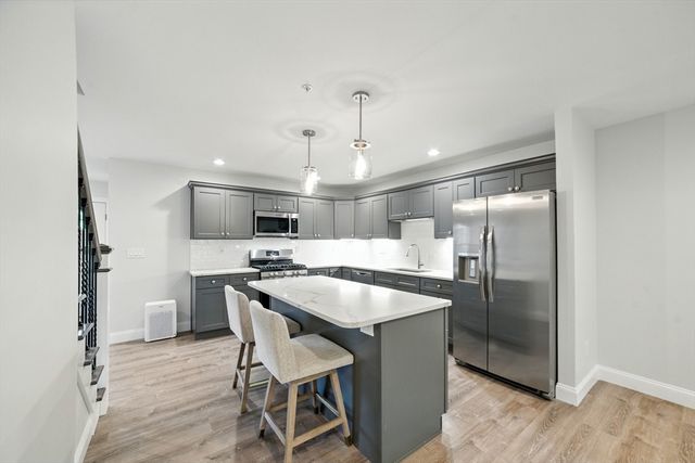 2 Sabrina Way C, Agawam, MA 01001