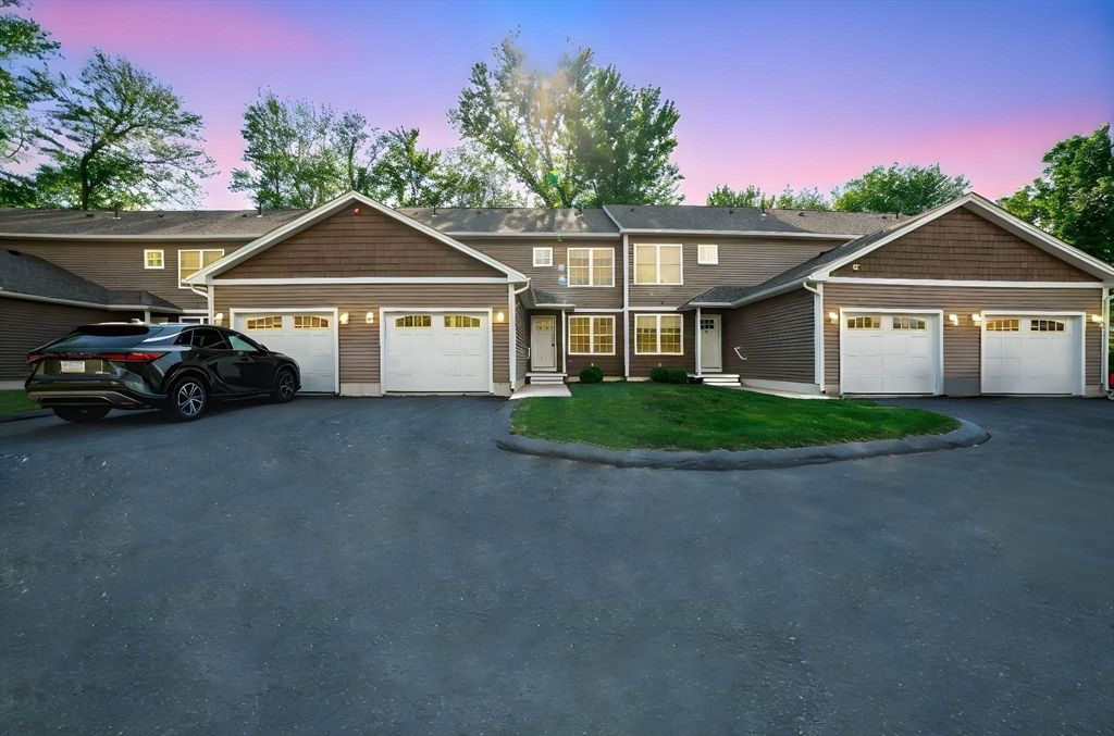 2 Sabrina Way C, Agawam, MA 01001