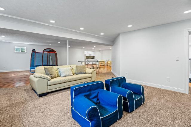 2073 Lincolnshire Drive, Beavercreek, OH 45434