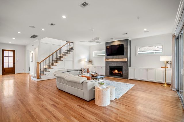 319 E 26th Street, Houston, TX 77008