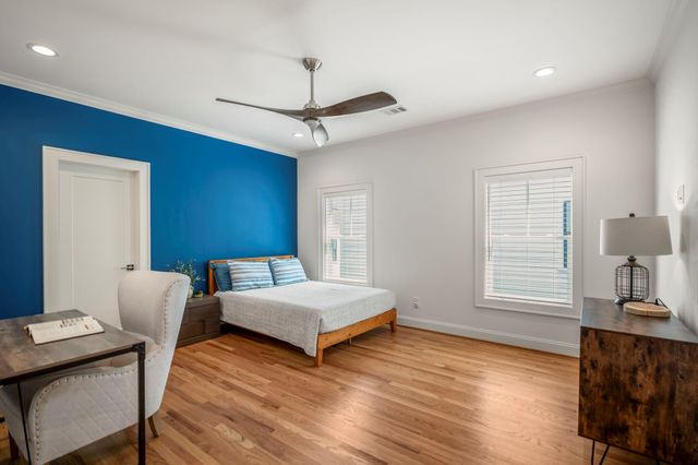 319 E 26th Street, Houston, TX 77008