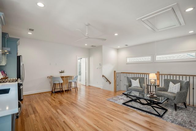 319 E 26th Street, Houston, TX 77008