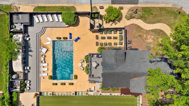 1710 S Holtzclaw Avenue, Chattanooga, TN 37404