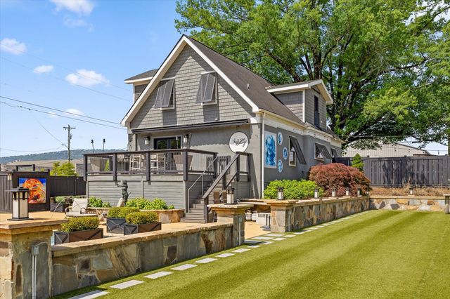 1710 S Holtzclaw Avenue, Chattanooga, TN 37404