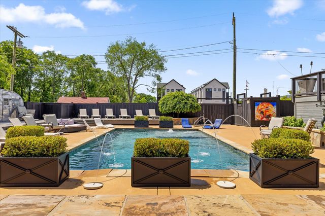 1710 S Holtzclaw Avenue, Chattanooga, TN 37404