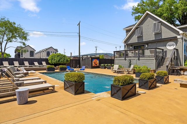 1710 S Holtzclaw Avenue, Chattanooga, TN 37404