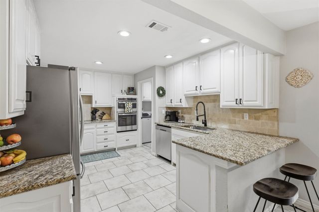 6405 Amicable Drive, Arlington, TX 76016