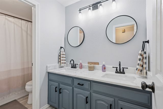 6405 Amicable Drive, Arlington, TX 76016