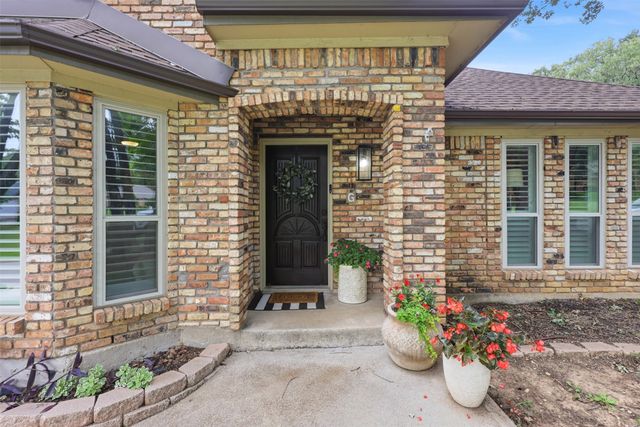 6405 Amicable Drive, Arlington, TX 76016