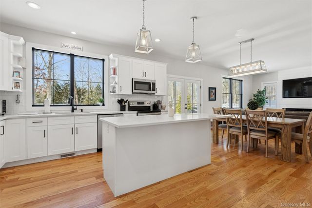 3 Cardinal Way, Yorktown Heights, NY 10598