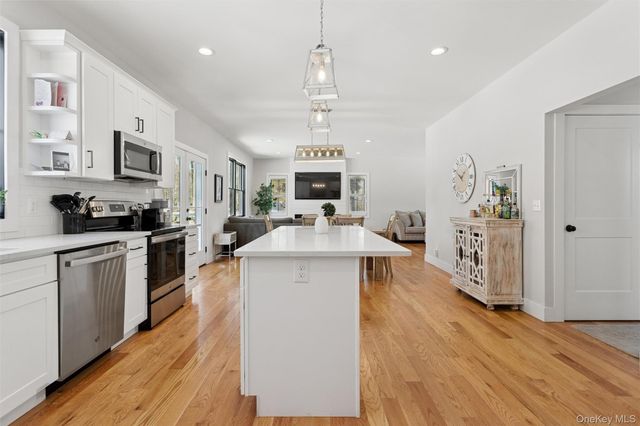 3 Cardinal Way, Yorktown Heights, NY 10598