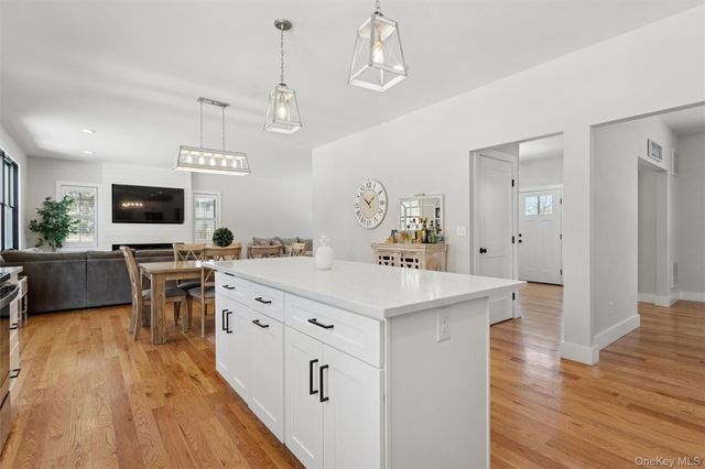 3 Cardinal Way, Yorktown Heights, NY 10598